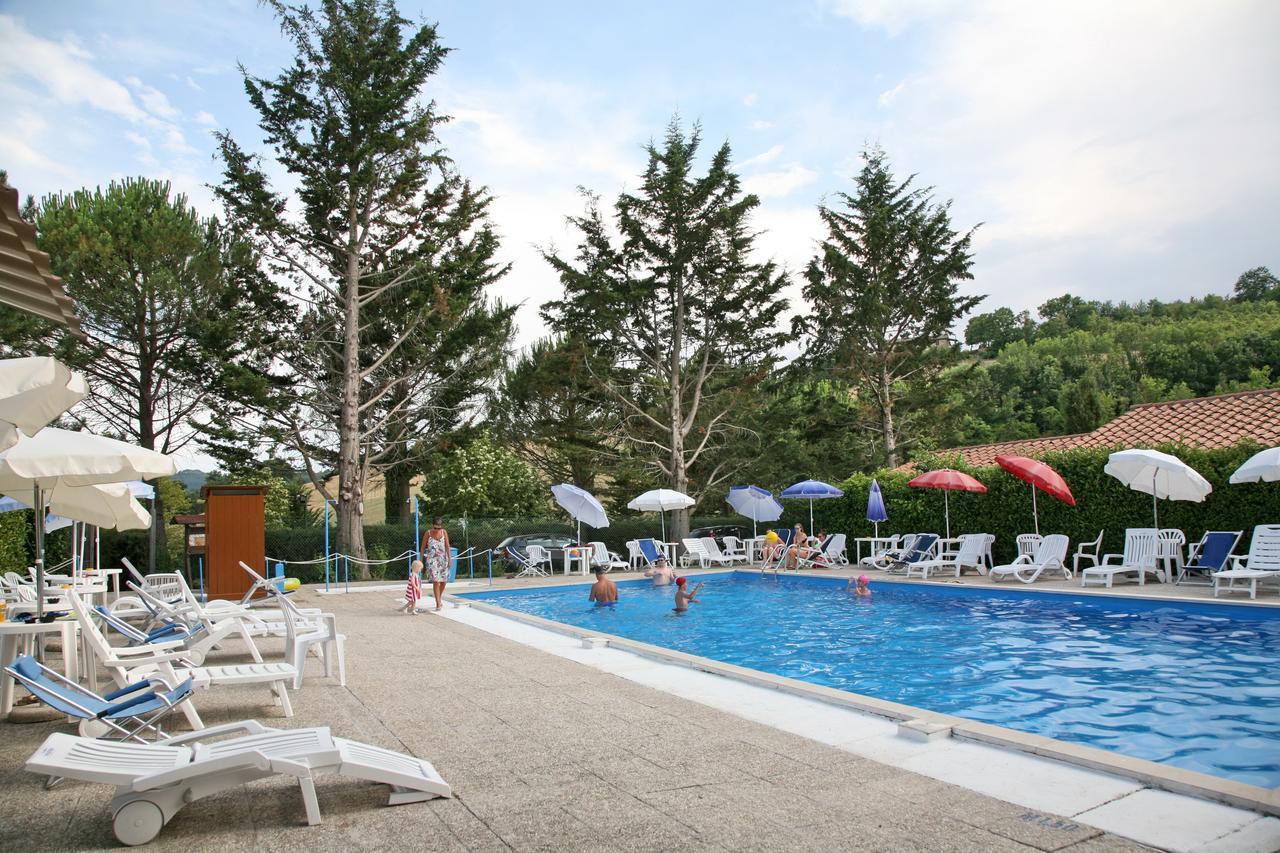 Agriturismo Villa Mozart Nel Verde Gubbio Buitenkant foto