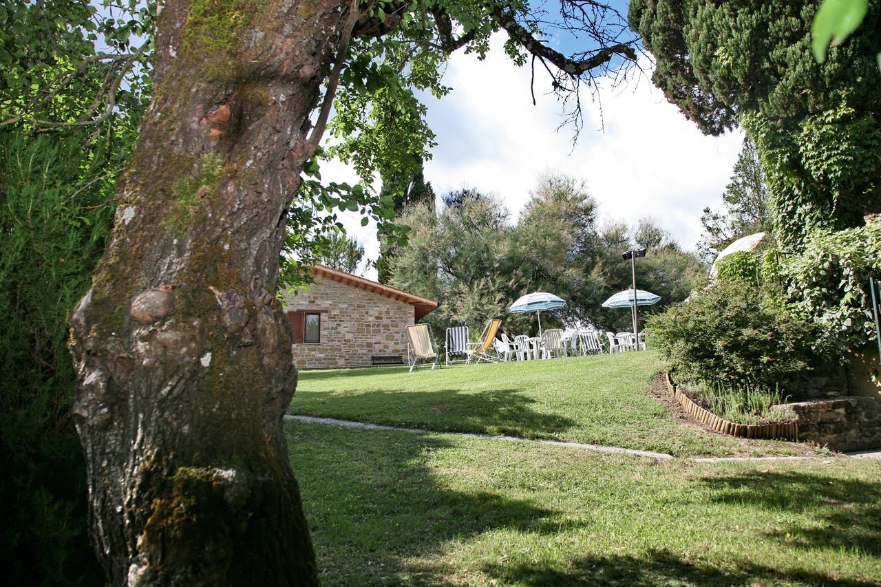 Agriturismo Villa Mozart Nel Verde Gubbio Buitenkant foto