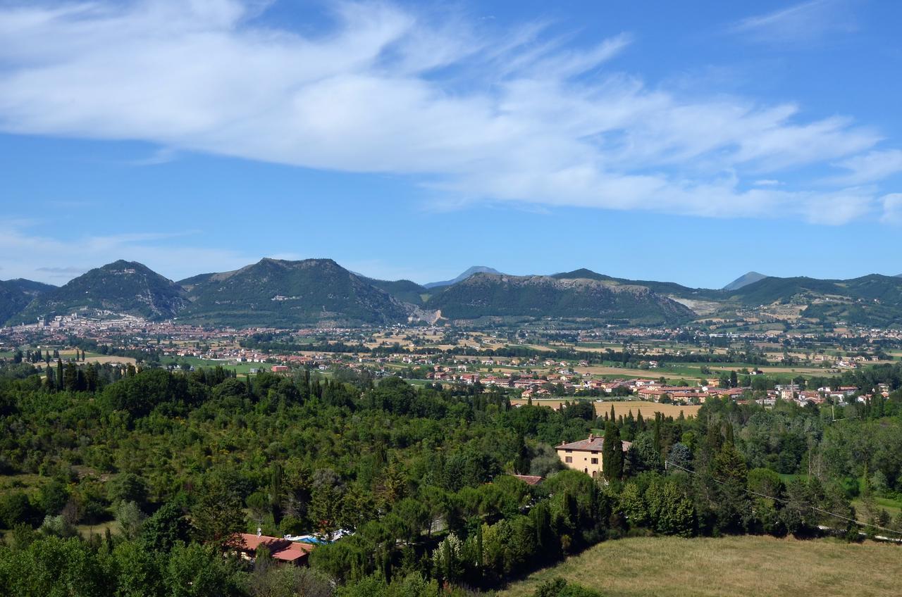 Agriturismo Villa Mozart Nel Verde Gubbio Buitenkant foto