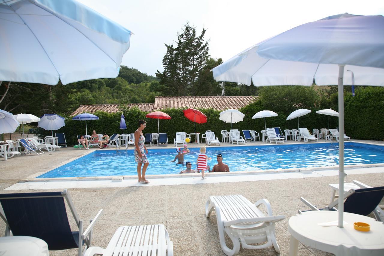 Agriturismo Villa Mozart Nel Verde Gubbio Buitenkant foto