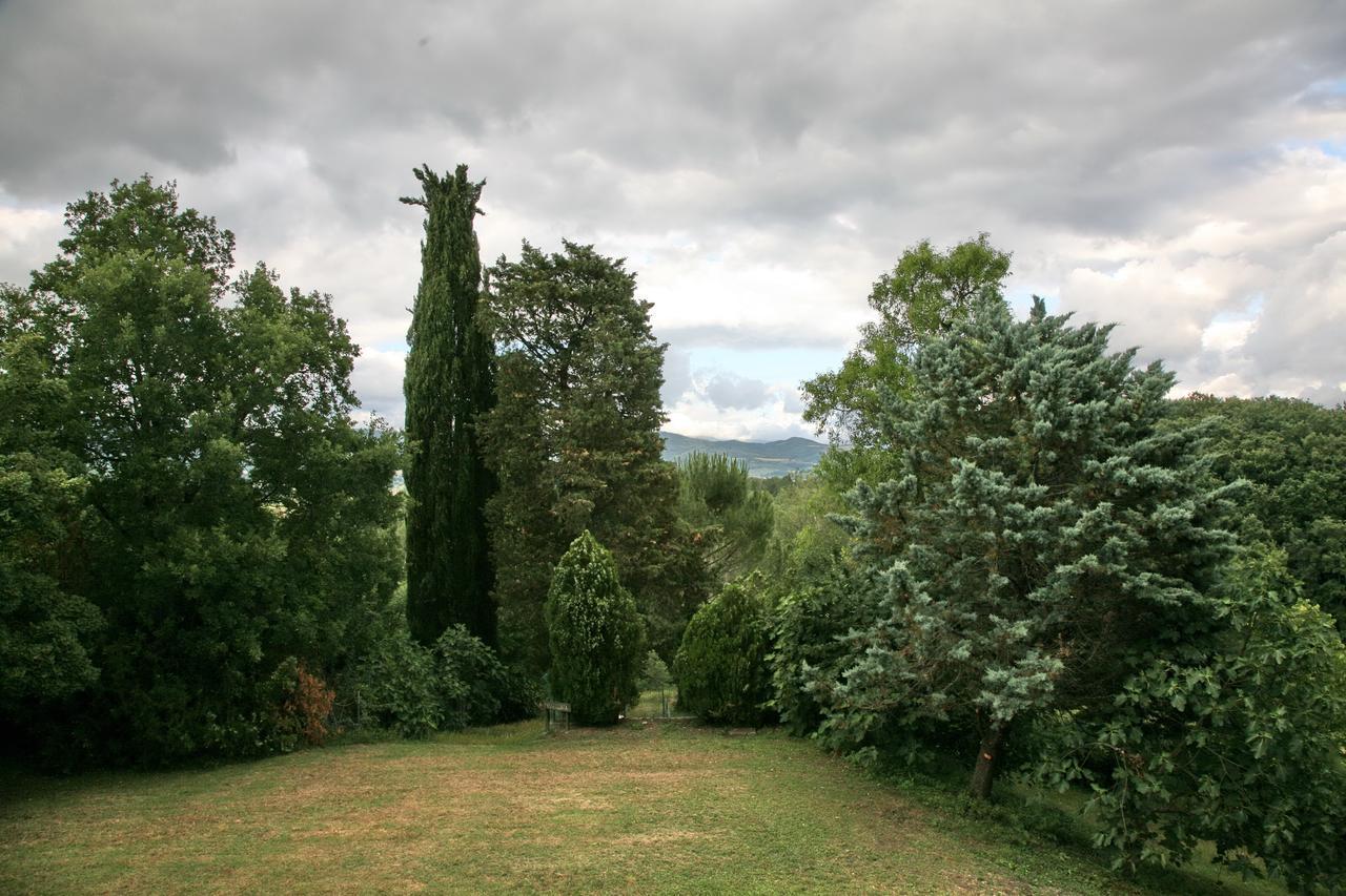 Agriturismo Villa Mozart Nel Verde Gubbio Buitenkant foto