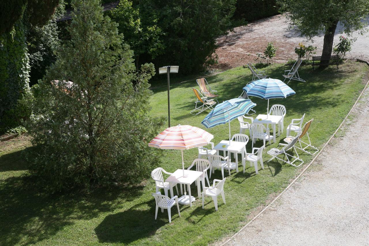 Agriturismo Villa Mozart Nel Verde Gubbio Buitenkant foto
