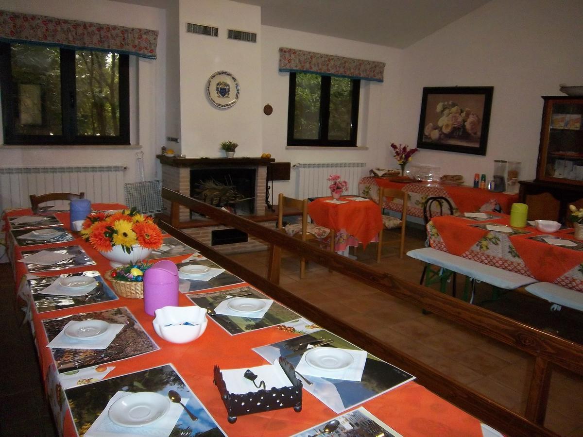 Agriturismo Villa Mozart Nel Verde Gubbio Buitenkant foto
