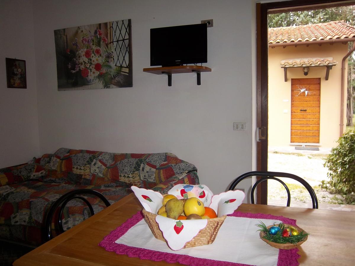 Agriturismo Villa Mozart Nel Verde Gubbio Buitenkant foto