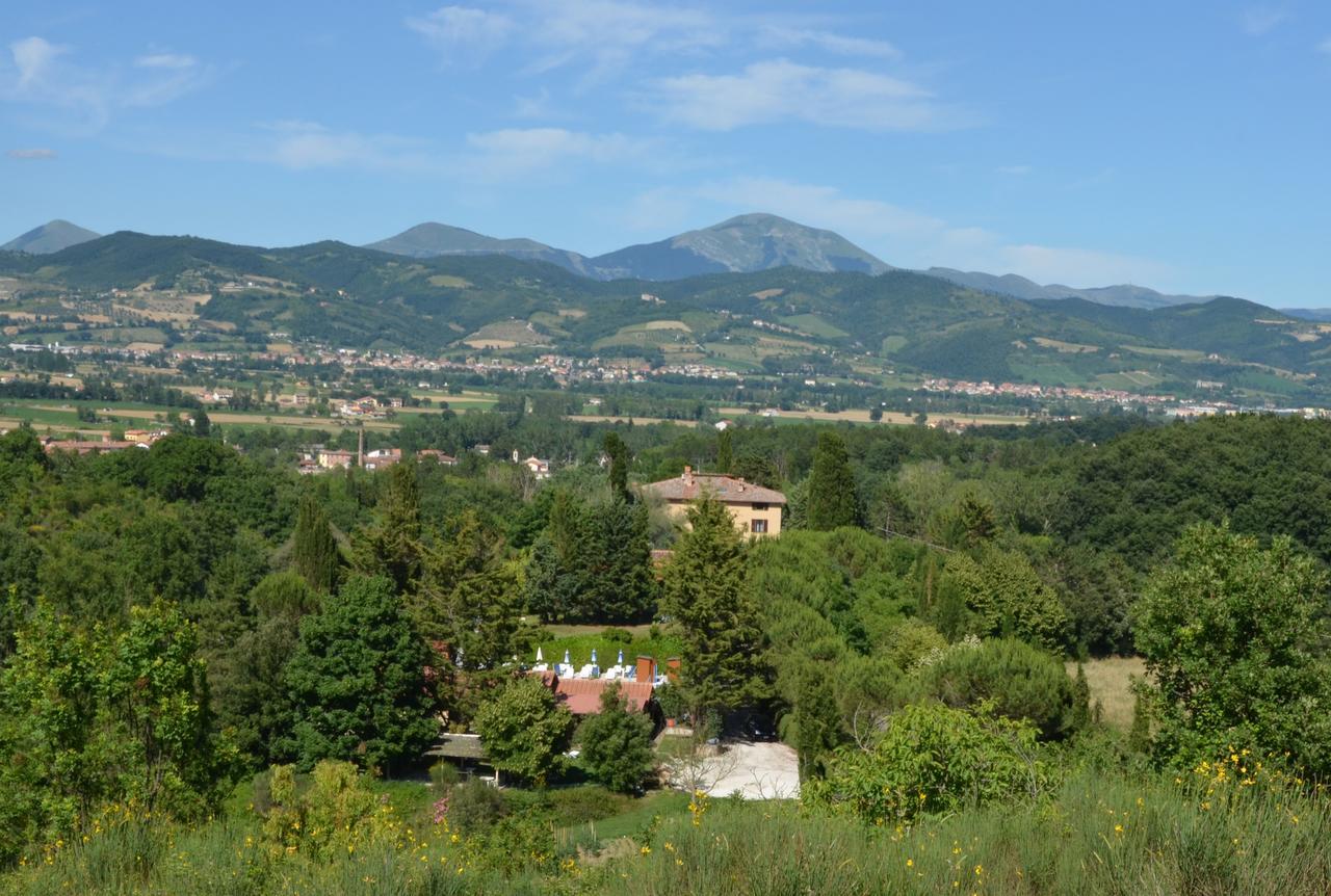 Agriturismo Villa Mozart Nel Verde Gubbio Buitenkant foto