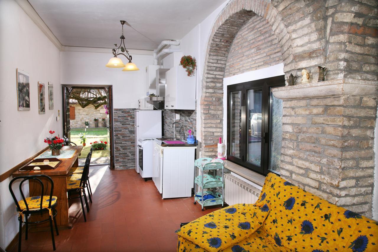 Agriturismo Villa Mozart Nel Verde Gubbio Buitenkant foto