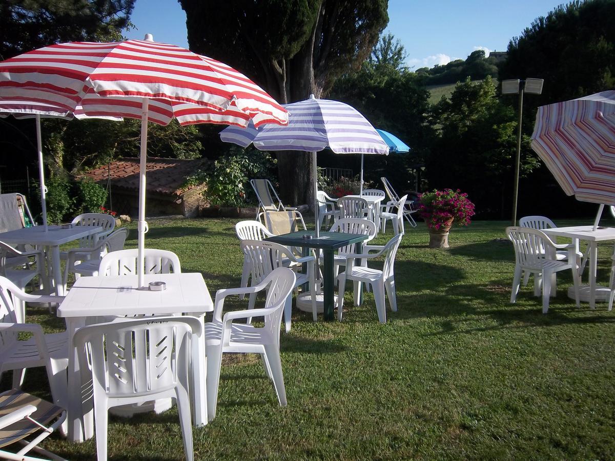 Agriturismo Villa Mozart Nel Verde Gubbio Buitenkant foto