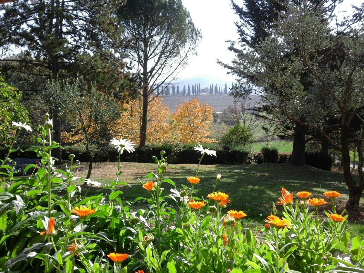 Agriturismo Villa Mozart Nel Verde Gubbio Buitenkant foto