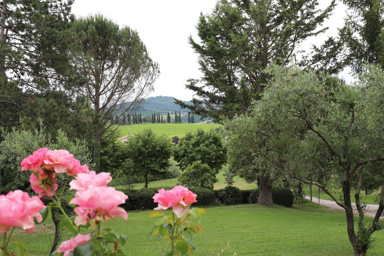Agriturismo Villa Mozart Nel Verde Gubbio Buitenkant foto