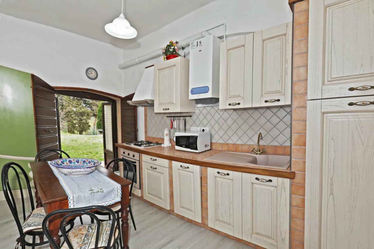 Agriturismo Villa Mozart Nel Verde Gubbio Buitenkant foto