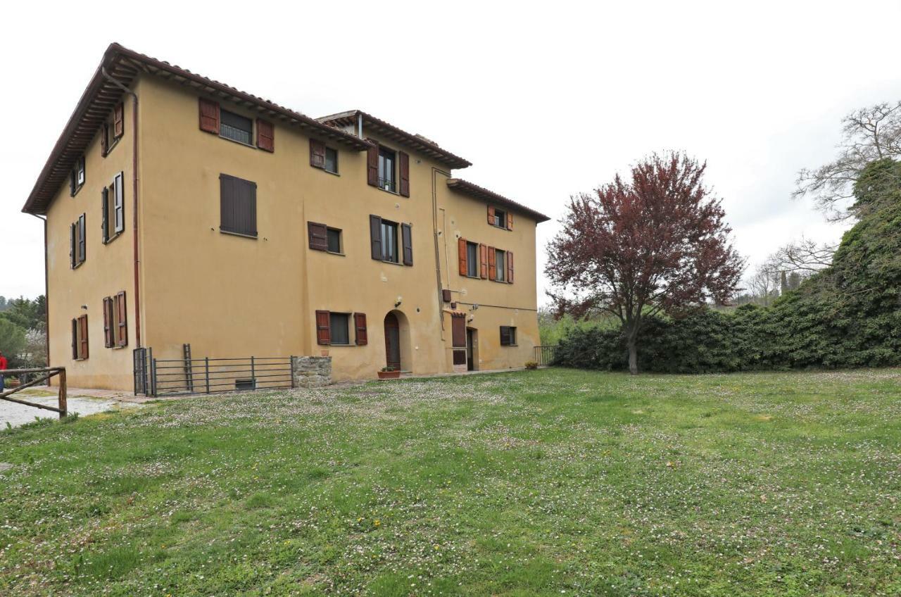 Agriturismo Villa Mozart Nel Verde Gubbio Buitenkant foto