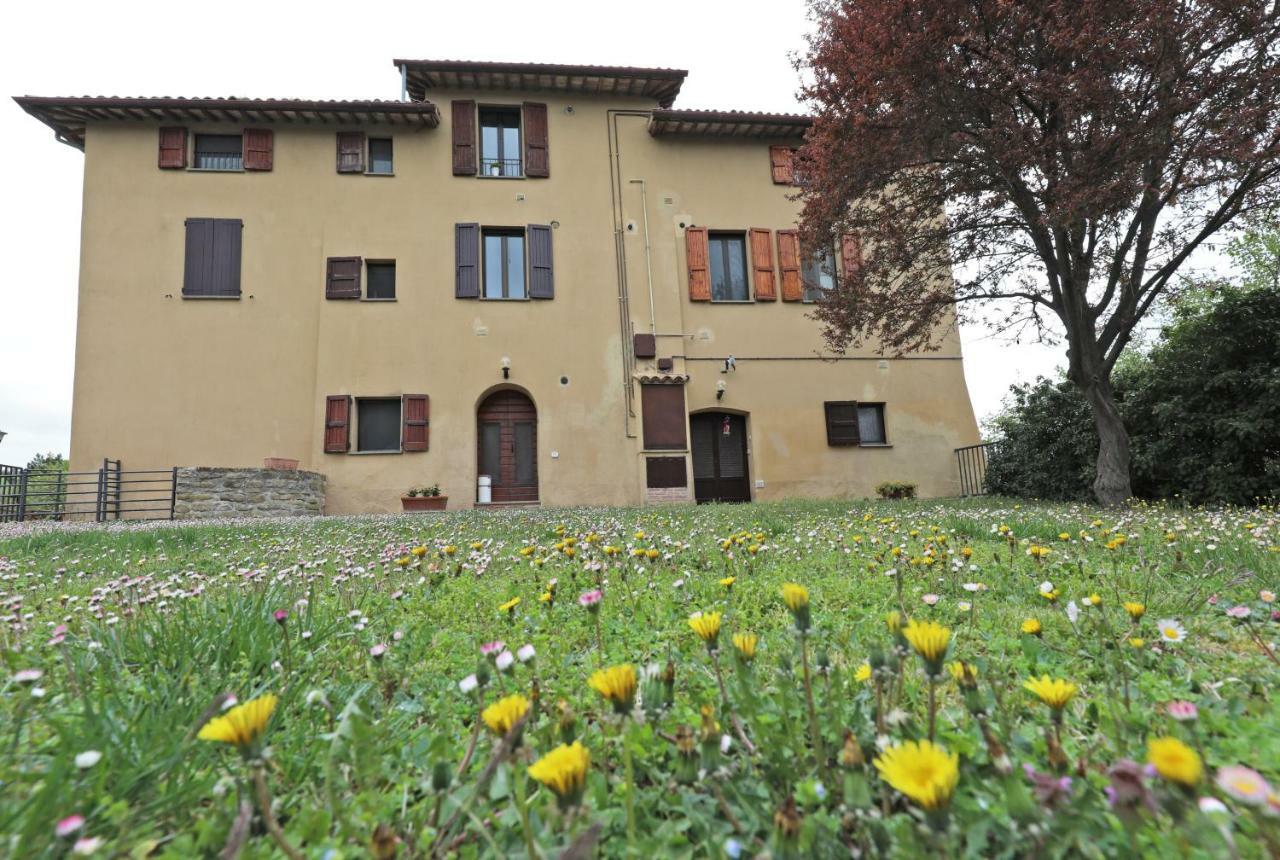 Agriturismo Villa Mozart Nel Verde Gubbio Buitenkant foto